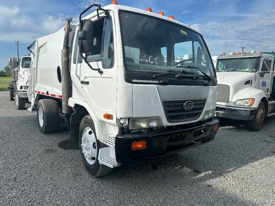 2007 Nissan UD 2300 DH