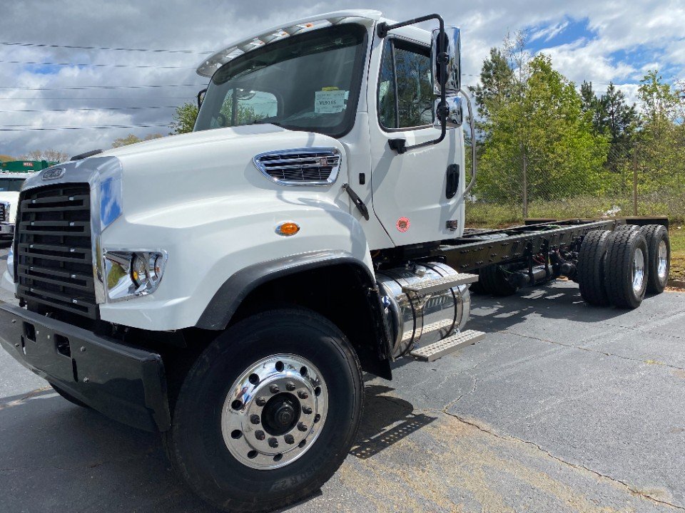 2025 Freightliner 114SD PLUS Roll Off