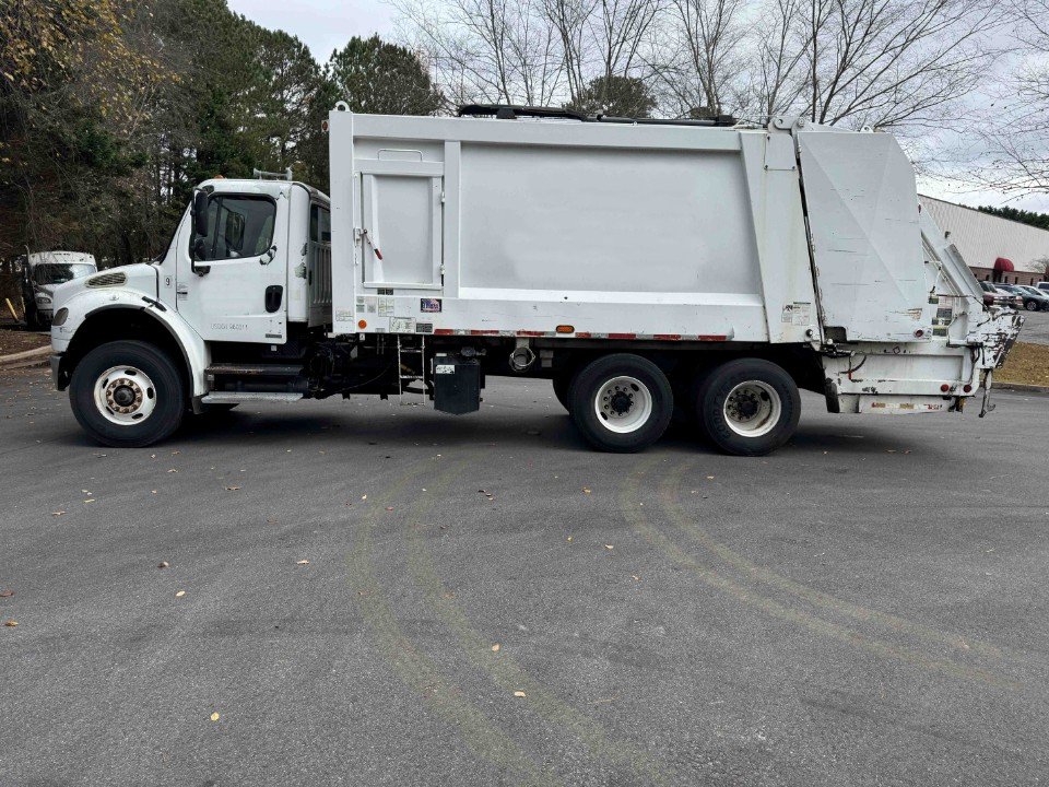 2009 Freightliner M2 Heil 25yd Rear Loader w Winch and 2 tippers