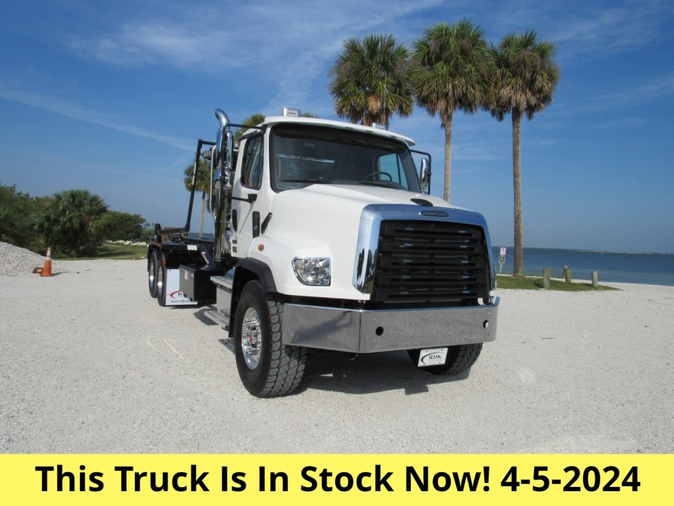 2024 Freightliner 114SD - 60,000 lbs Pac Mac Roll Off Truck