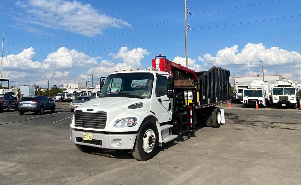 2023 Freightliner M2 106 - 28 yd PacMac Grapple Truck