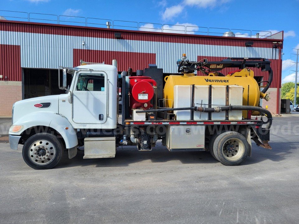 2008 Peterbilt 335 With Vermeer HTV 837 Hydro Excavator