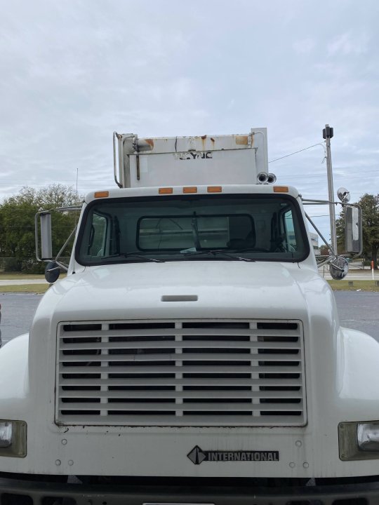 1999 International 4700 / 1999 Wayne Autocat 2 Side Loader!!