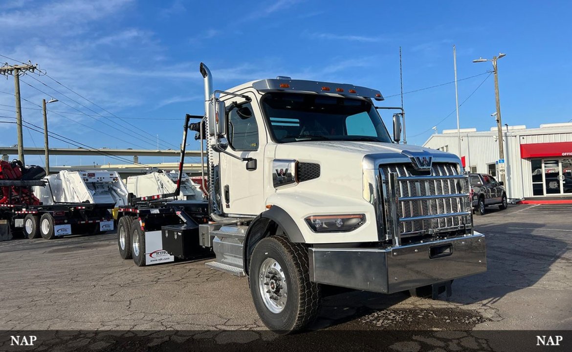 2024 Western Star 47X - 60000 lb Pac Mac Roll Off Truck