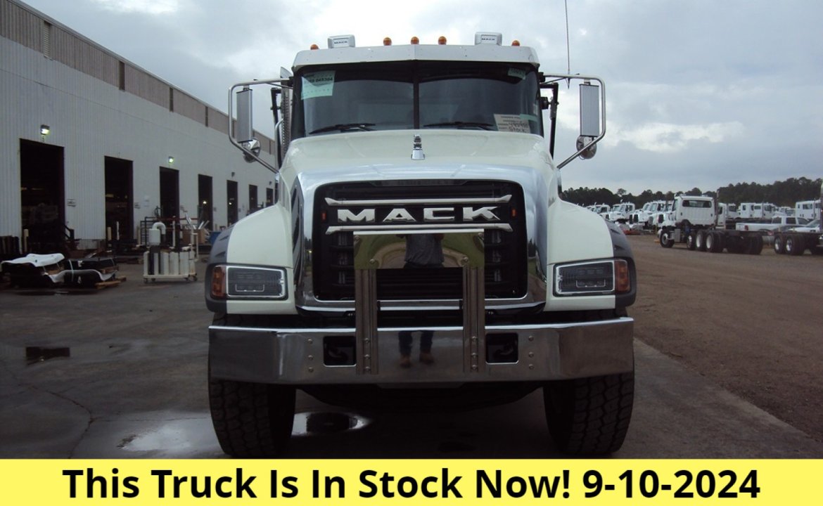 2025 Mack GRANITE - 60,000 lb Pac Mac Roll Off Truck