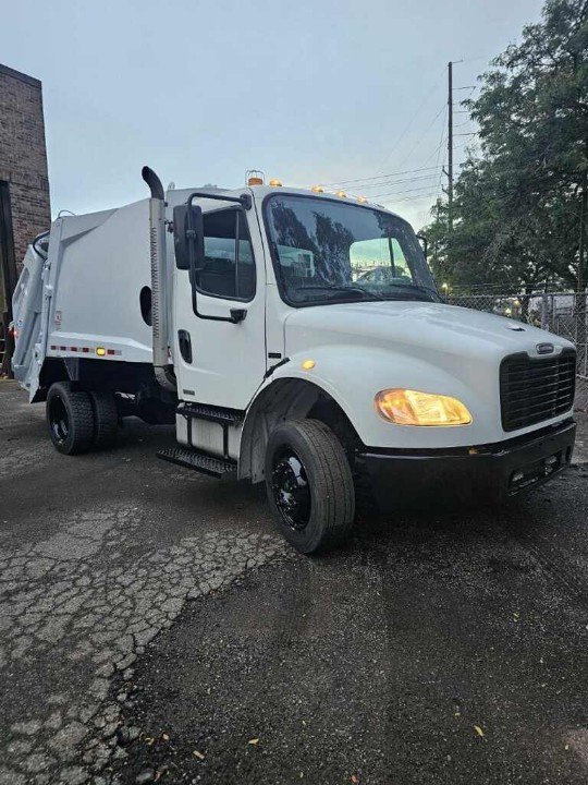 2006 Freightliner M2 New Way Cobra 9yd Rear Loader Under CDL!