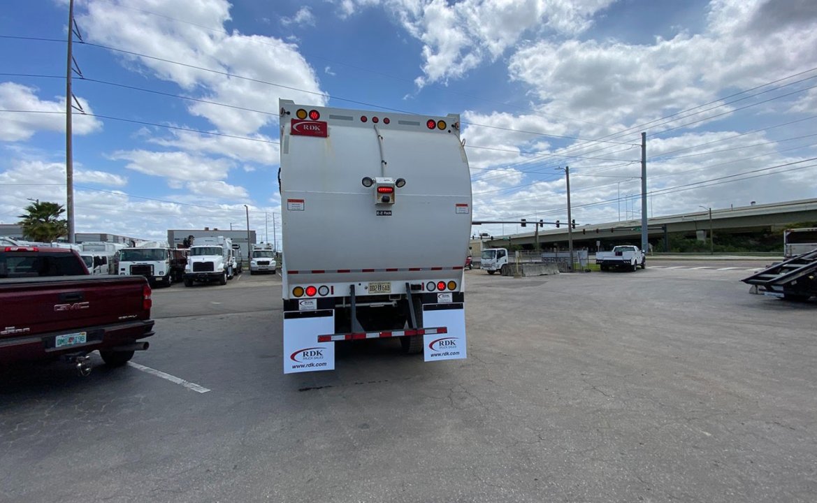 2019 Peterbilt 520 - 40 yd EZ Pack Side Loader Garbage Truck