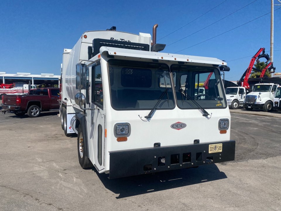 2023 Battle Motors LET2 - 25 yd. Pac-Tech Rear Loader Garbage Truck