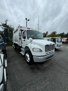 2020 Frieghtliner M2-106/20yd Heil Rear Loader!