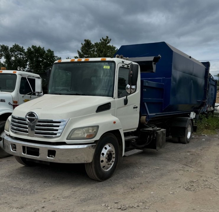 2006 Hino Model 338 Roll-Off Truck