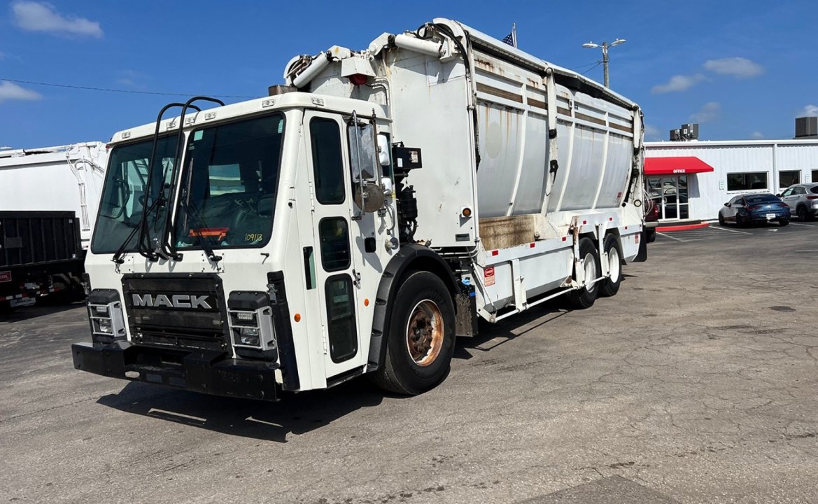 2017 Mack LR613 - 44yd GS Product GS5744D Recycling Truck