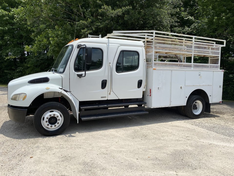 2007 Freightliner M2 - Service Body Truck