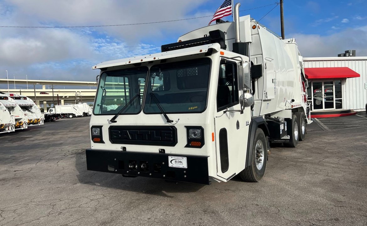 2024 Battle Motors LET2-46 - 25 yd Pac-Tech Rear Loader Garbage Truck