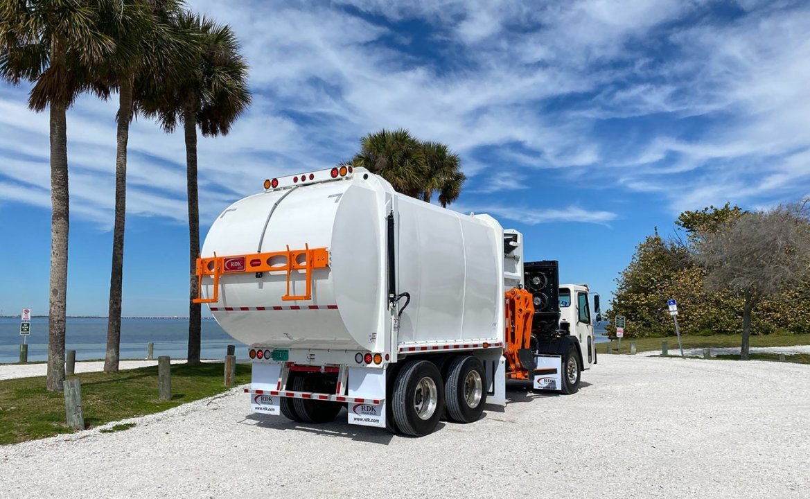 2024 Battle Motors LET2 - 31 yard Pac Tech Side Loader Garbage Truck