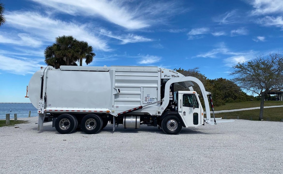 2025 Battle Motors LET 2 - 40 Yard Pac Tech Front Loader Garbage Truck