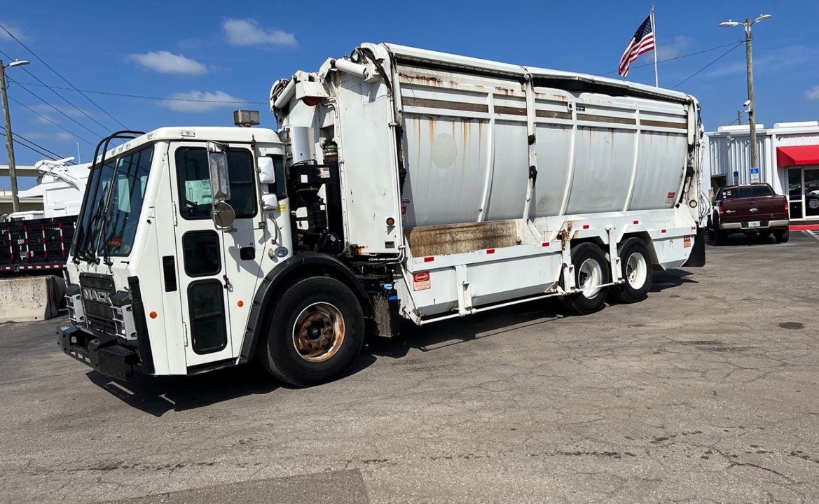 2017 Mack LR613 - 44yd GS Product GS5744D Recycling Truck