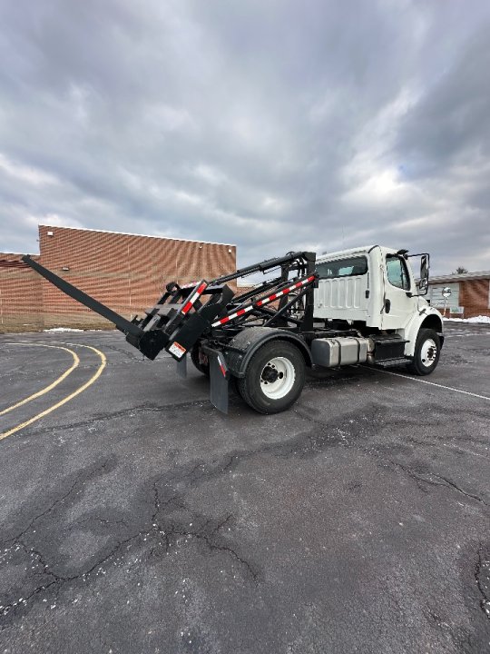 2016 freightliner m2 delivery truck