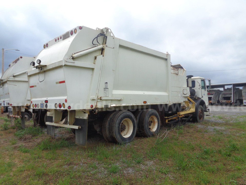 2008 Autocar WX Garbage Trucks