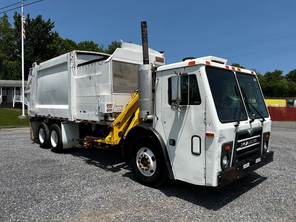 2010 Mack Side Load Trash Truck