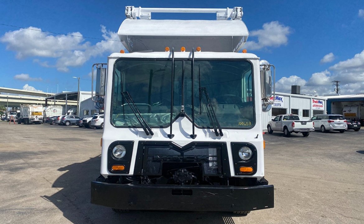 2015 Mack MRU613 - 40 yard EZ Pack Front Loader Garbage Truck