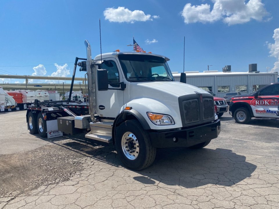 2024 Kenworth T480 - 60000 lbs Pac Mac Roll Off Truck