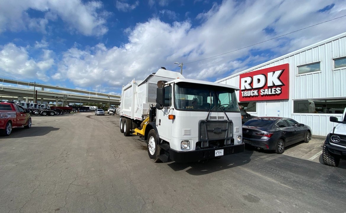 2013 Autocar ACX64 - 28 yard Heil Side Loader Garbage Truck