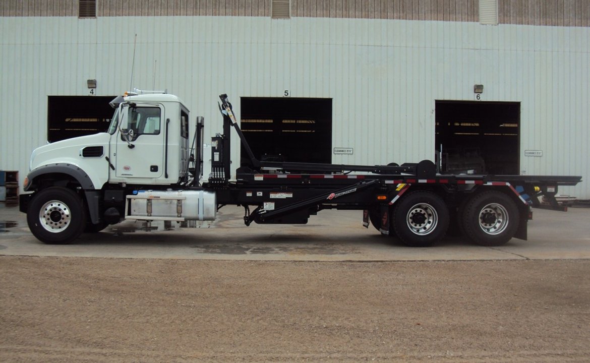 2025 Mack GRANITE - 60,000 lb Pac Mac Roll Off Truck