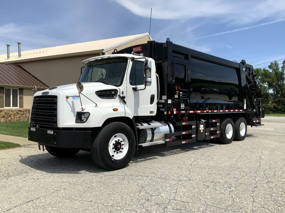 2020 Freightliner 114SD Heil Power Trak Commercial 32 yd. 