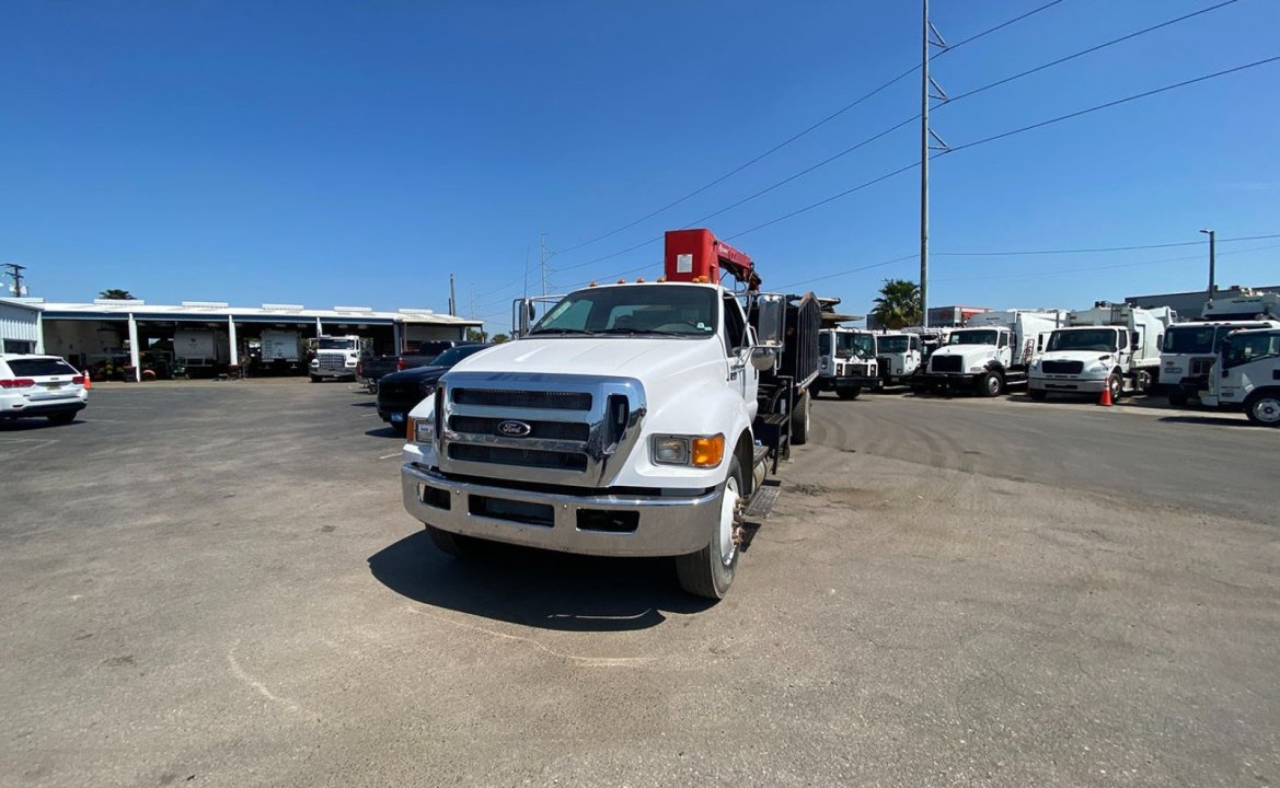 2012 Ford F750 - 28 yd Pac Mac Grapple Truck