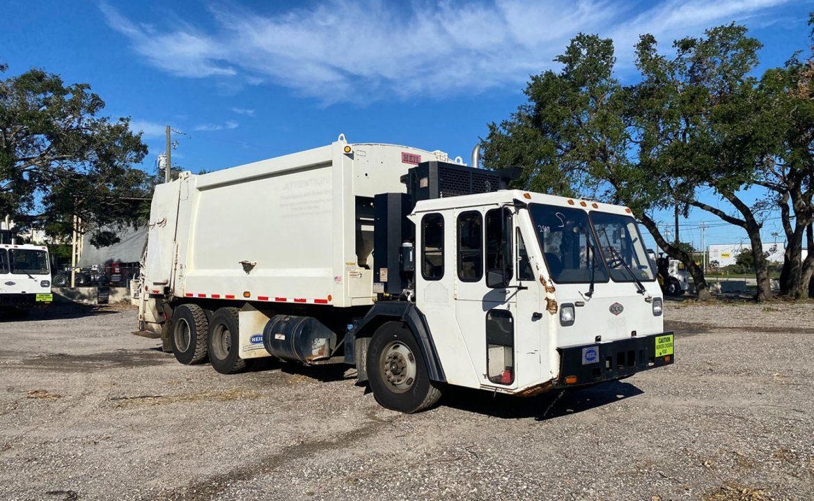 2017 CCC LET2 - 25 Yard Heil Dura Pack 5000 Rear Loader Garbage Truck