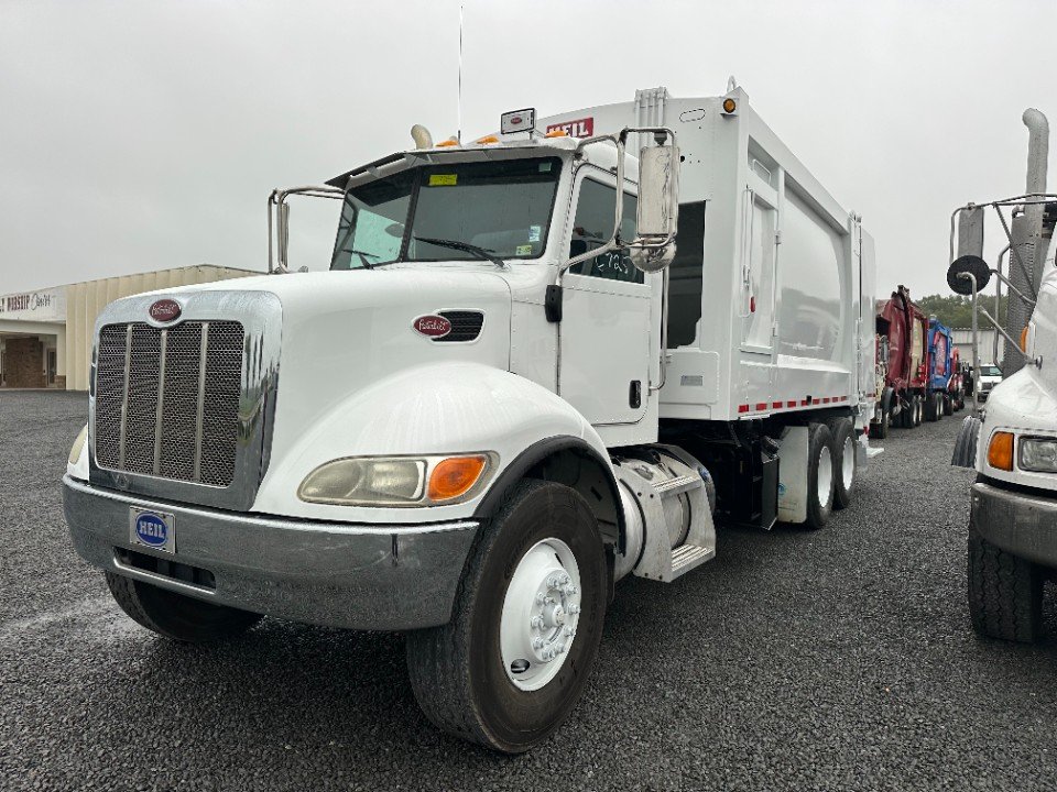 2014 Peterbilt 348 