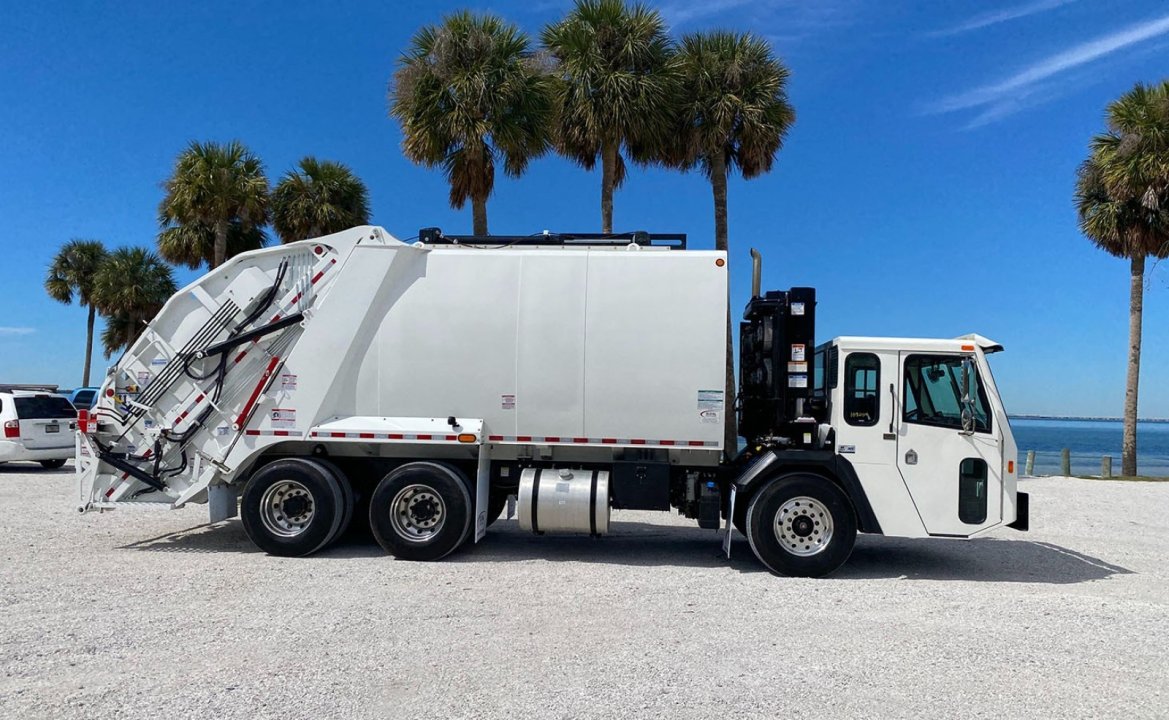 2025 Battle Motors LET 2 - 28 Yard Pac Tech Rear Loader Garbage Truck