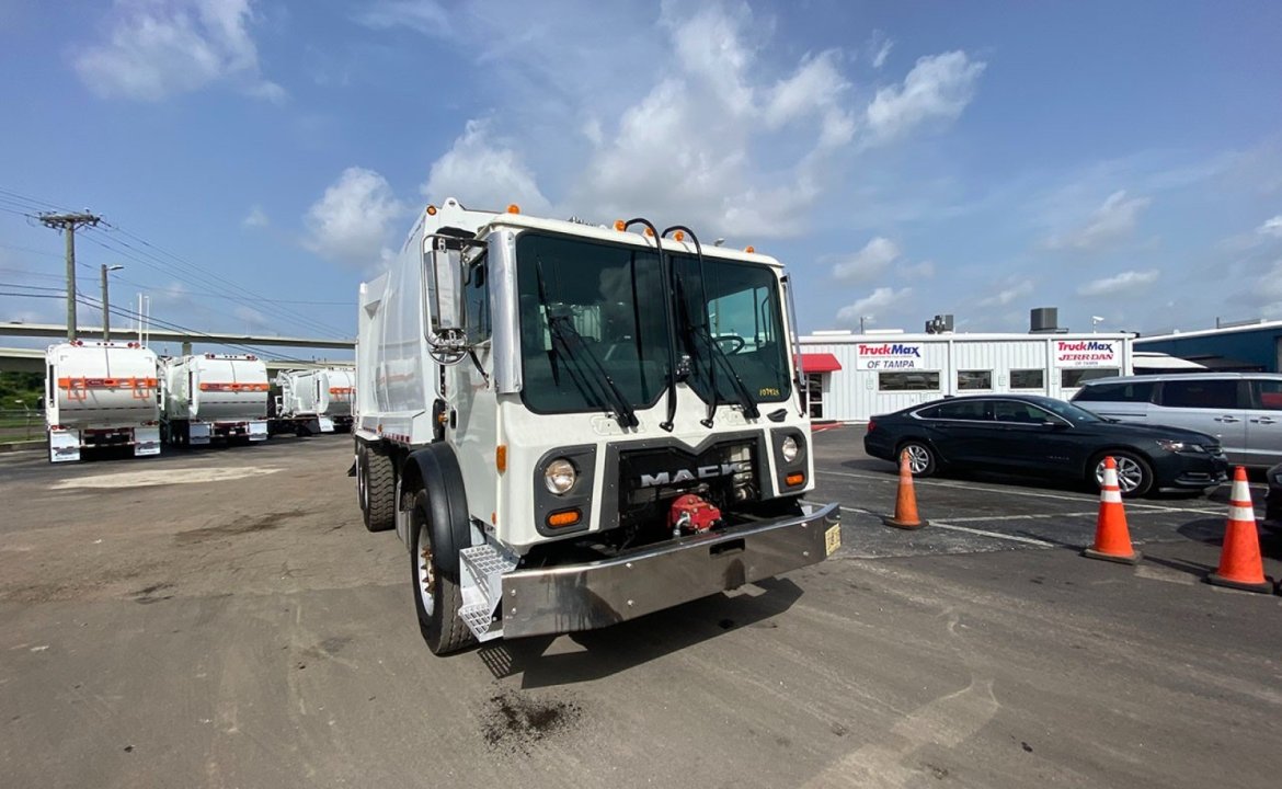 2022 Mack TE64 - 25 Yard pac Mac Rear Loader Garbage Truck