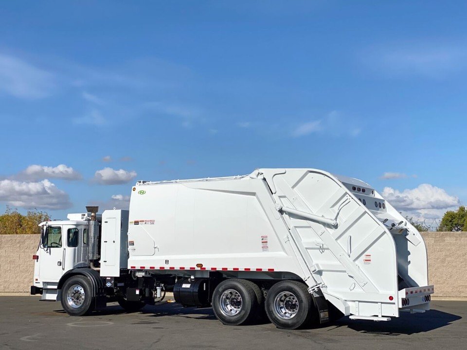 2014 Autocar New Way 25 Yard CNG Rear Load Garbage Truck