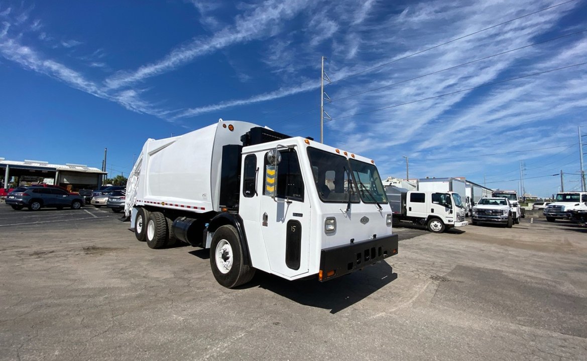 2011 CCC LET2 - 25 yard Loadmaster Rear Loader Garbage Truck