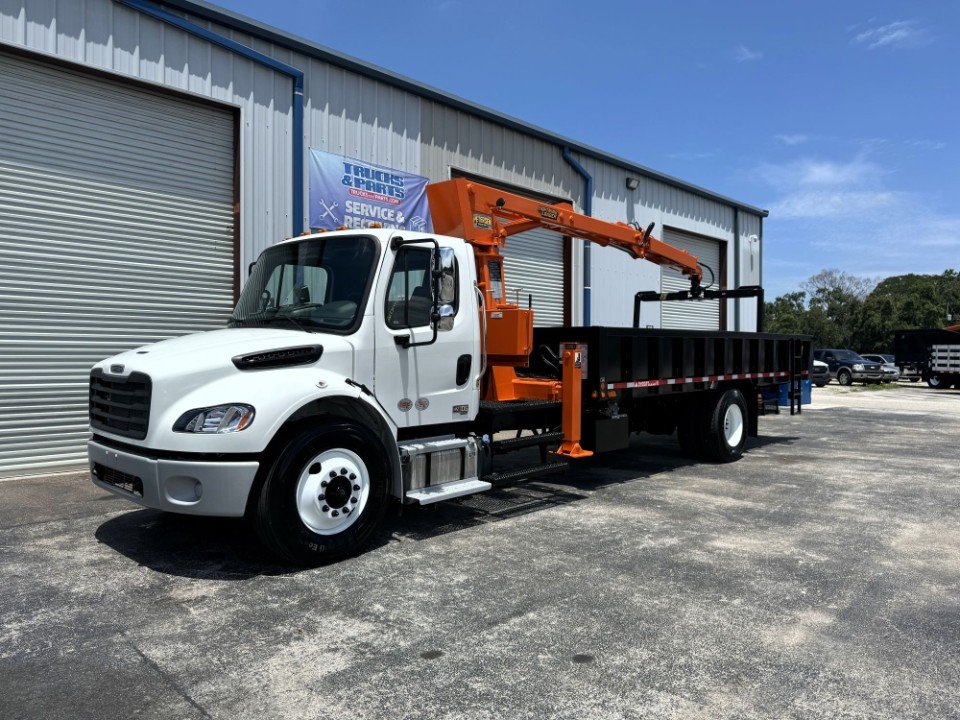 2025 Freightliner M2-106 Petersen CP3 