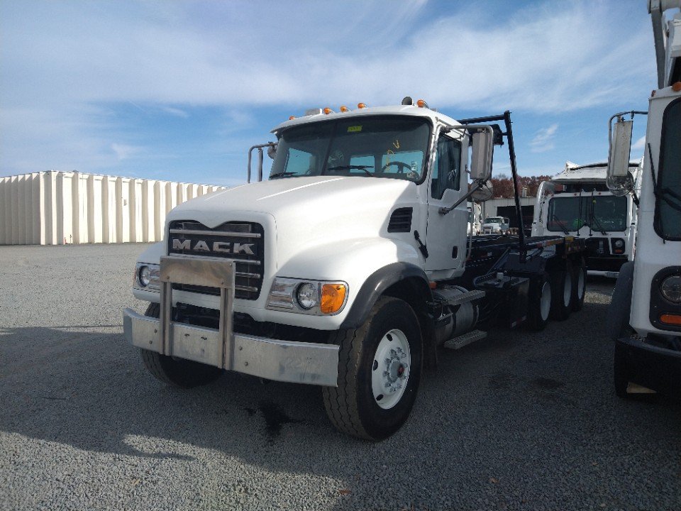 2004 Mack Granite