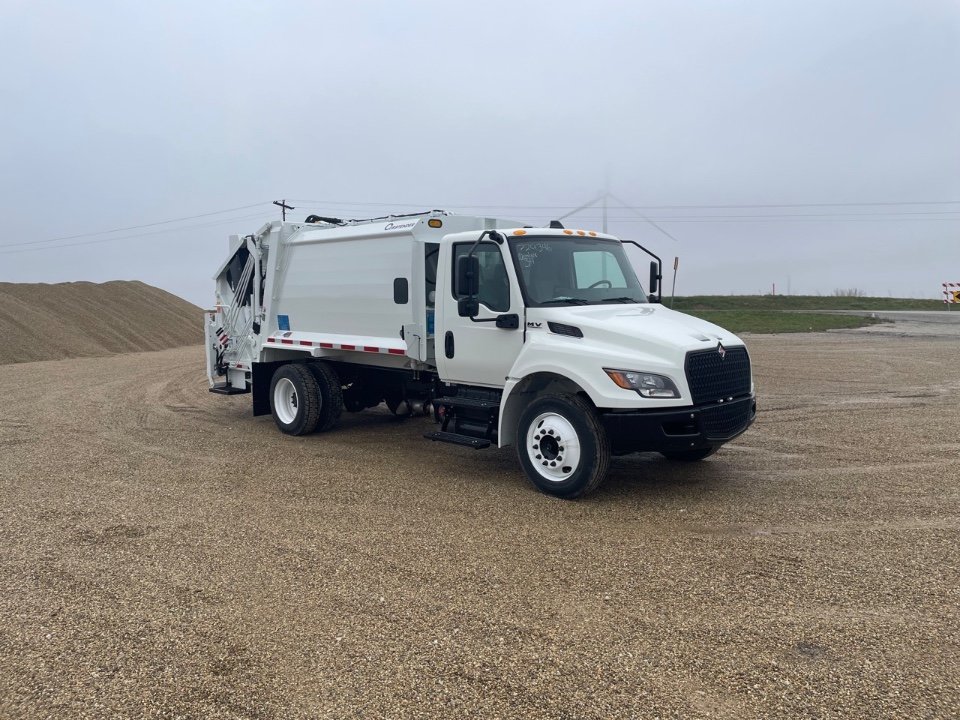 2024 INTERNATIONAL MV607 CURBTENDER QUANTUM MD 11 YD REAR LOADER