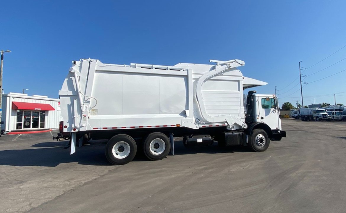 2016 Mack MRU618 - 40 yd Heil Front Loader Garbage Truck