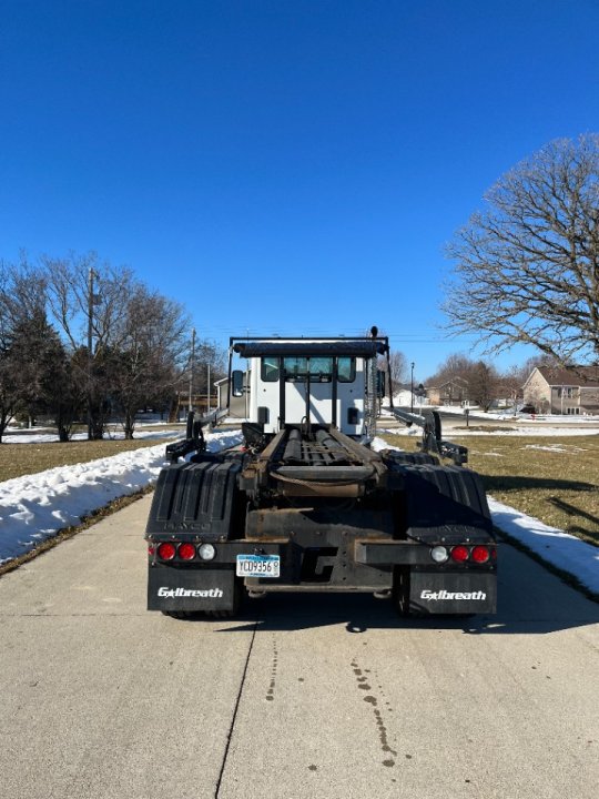 2024 Kenworth T880 Galbreath Roll-Off