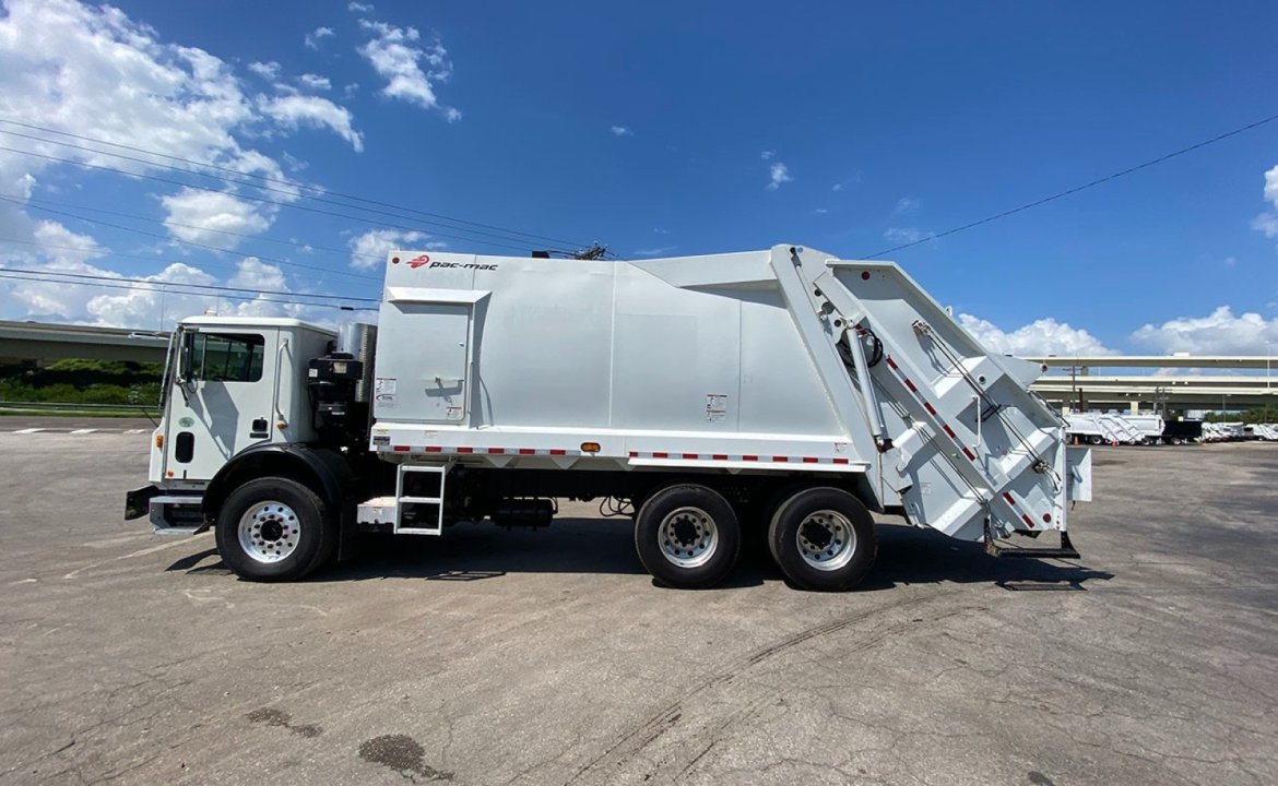 2022 Mack TE64 - 25 Yard Pac Mac Rear Loader Garbage