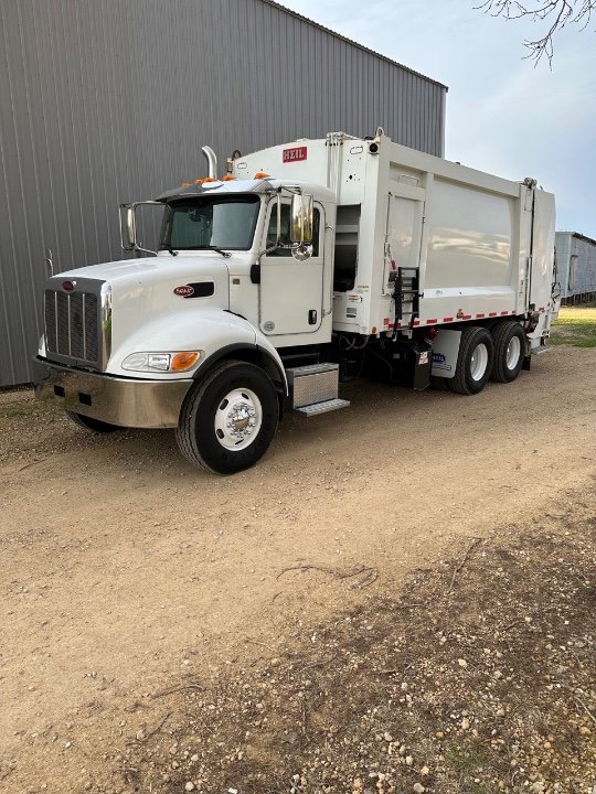 2020 PETERBILT 348 HEIL 5000 25 YD REAR LOADER $154,900