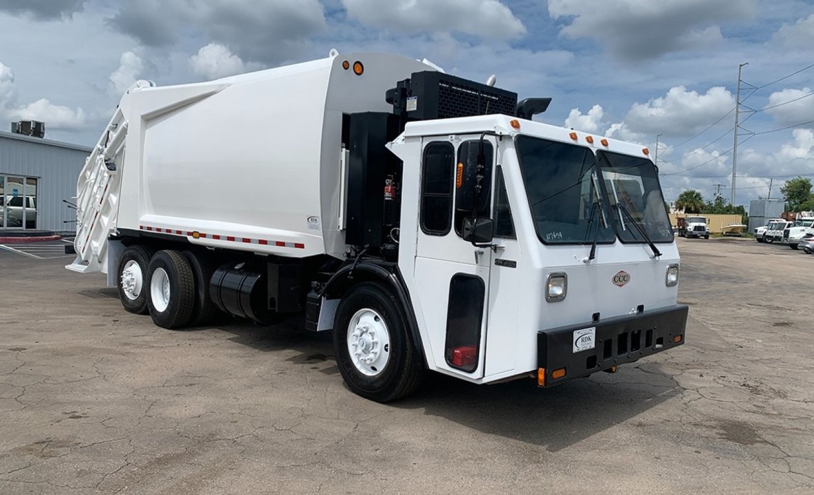 2013 CCC LET2 - 25 yd Loadmaster Rear Loader Garbage Truck