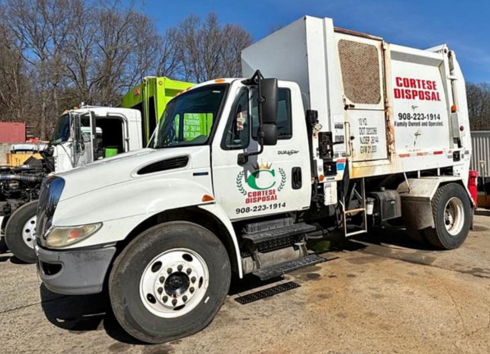 Under-CDL Sideloader / Satellite Truck - 2010 International