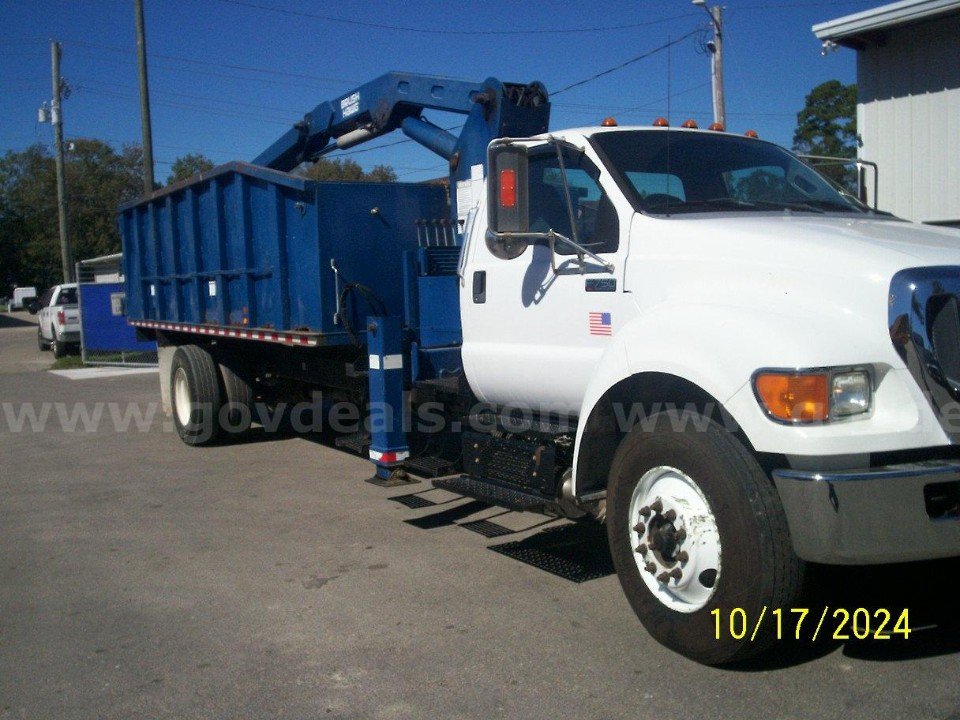 2015 Ford F-750 Super Duty. Cummins 6.7 Diesel. Allison Auto. Grapple Truck