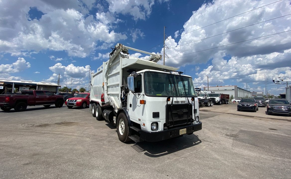 2014 Autocar ACX64 - 40 yd EZ Pack Front Loader Garbage Truck