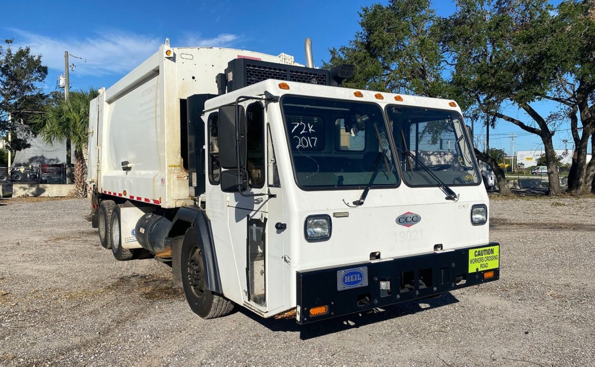 2017 CCC LET2 - 25 Yard Heil Dura Pack 5000 Rear Loader Garbage Truck