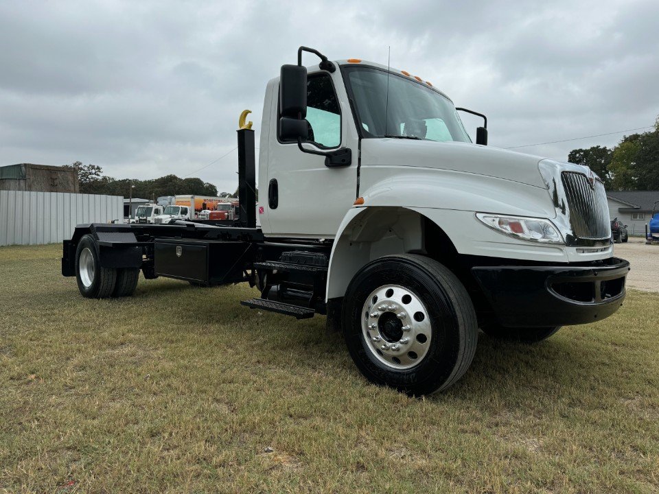 2019 International Hooklift Truck