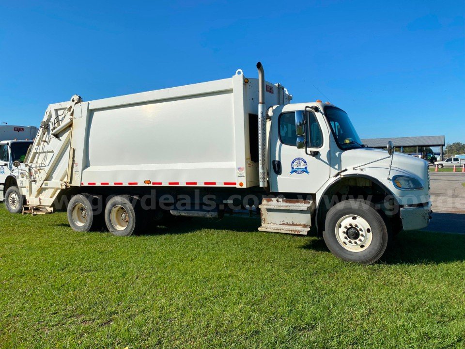 2017 Freightliner M2 106