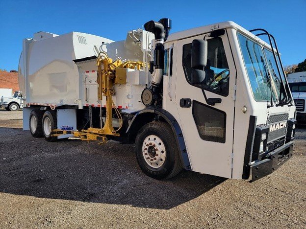 2018 Mack LEU613, 32 Yd Bridgeport Automated Side Loader